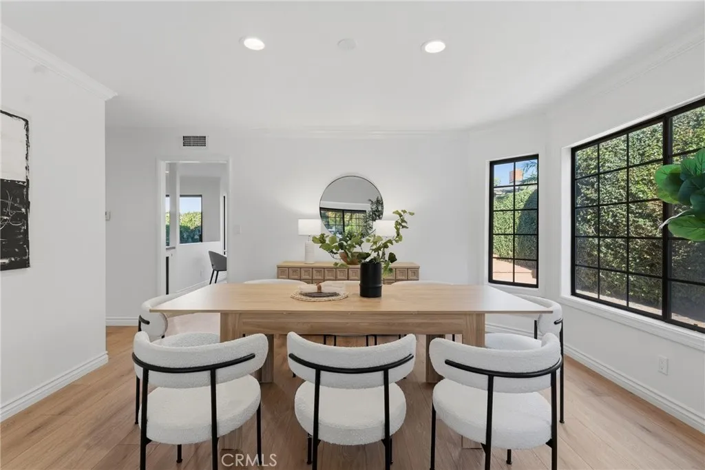 13033 Magnolia, Sherman Oaks, California 91423 home-pic-8